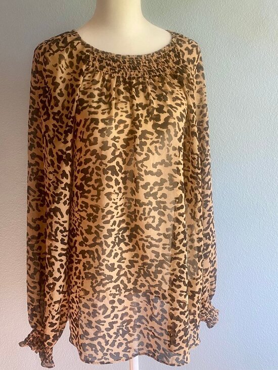 Ava & Viv Tops - Ava & Viv Plus Size 1X Leopard Print Blouse with Smaocked neck and long sleeves